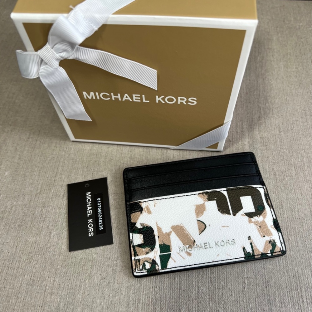 🎁 MICHAEL KORS Cooper Graphic Logo Tall Card Case - Picture 2 of 8